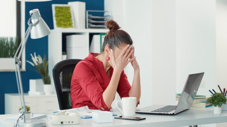 Épuisé(e) mais performant(e) :  le piège silencieux du burn-in dans les entreprises modernes