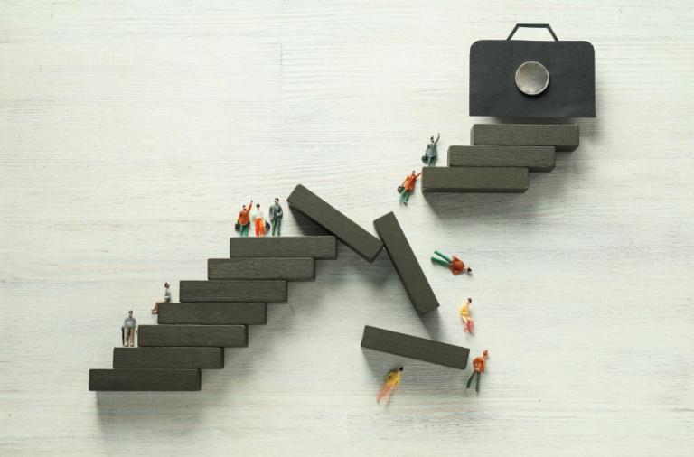 Burn-out, bore-out, brown-out : Et si ton mal-être venait de ton job (et non de toi) ?